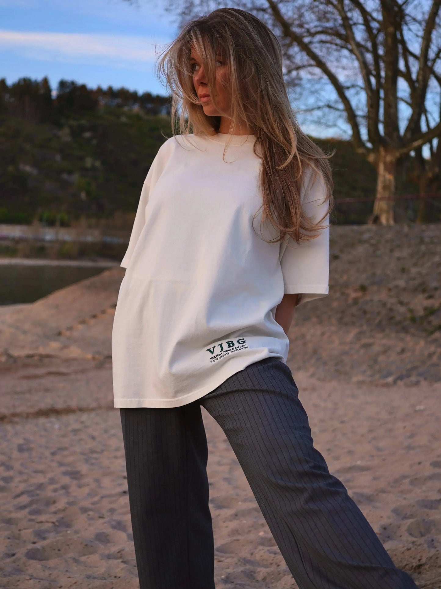 BESONDERS GELIEBT OVERSIZED T-SHIRT VINTAGE BLACK (UNISEX)