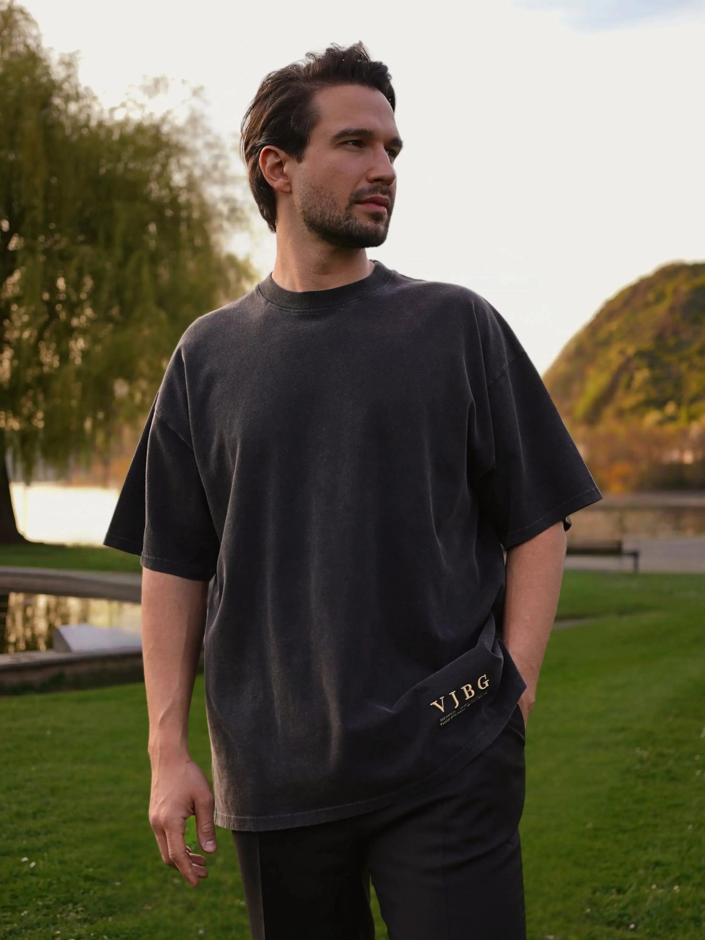 BESONDERS GELIEBT OVERSIZED T-SHIRT VINTAGE BLACK (UNISEX)