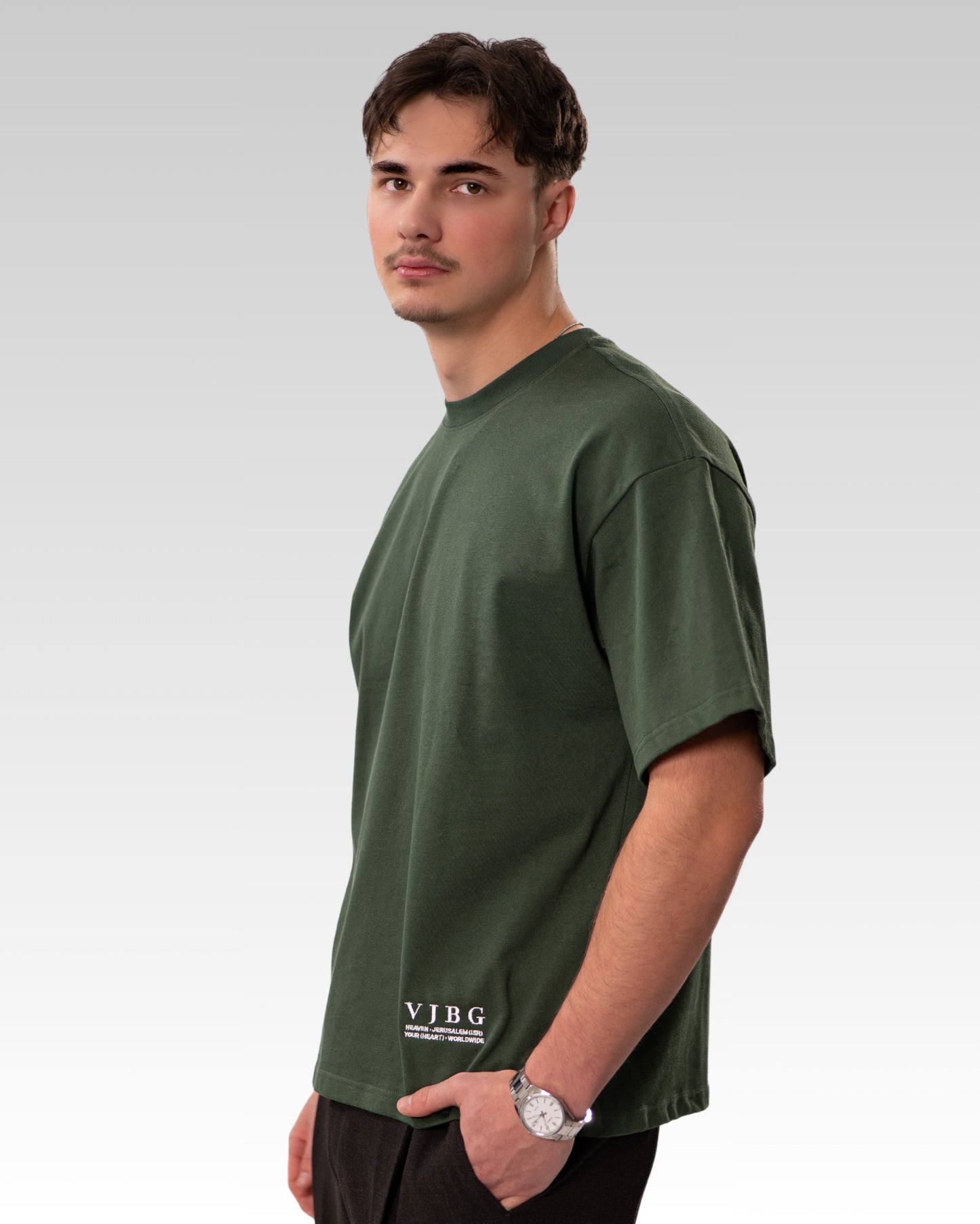 BESONDERS GELIEBT BOXED FIT T-SHIRT GREEN (UNISEX)
