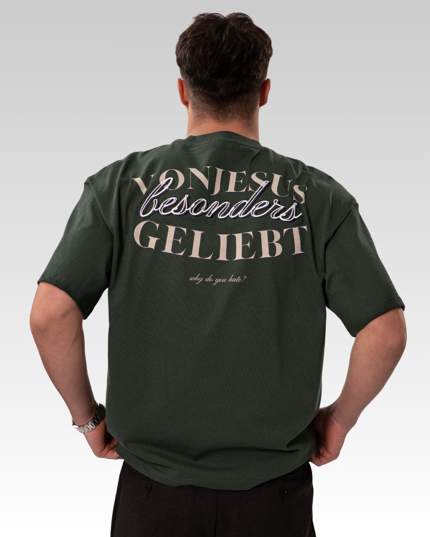 BESONDERS GELIEBT BOXED FIT T-SHIRT GREEN (UNISEX)