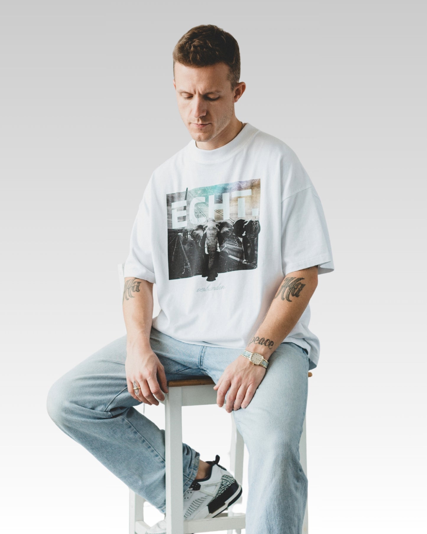 „ECHT“ BOXED FIT T-SHIRT WEISS (UNISEX)