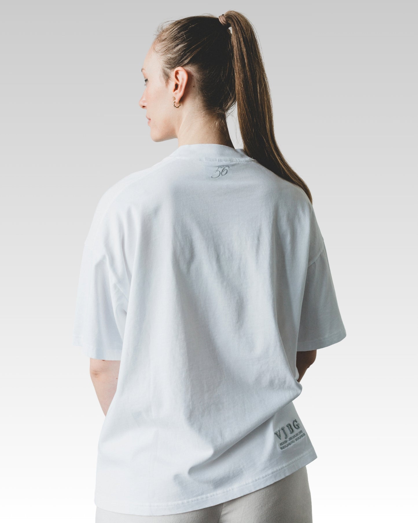 „ECHT“ BOXED FIT T-SHIRT WEISS (UNISEX)