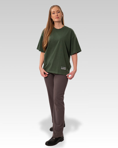 BESONDERS GELIEBT BOXED FIT T-SHIRT GREEN (UNISEX)