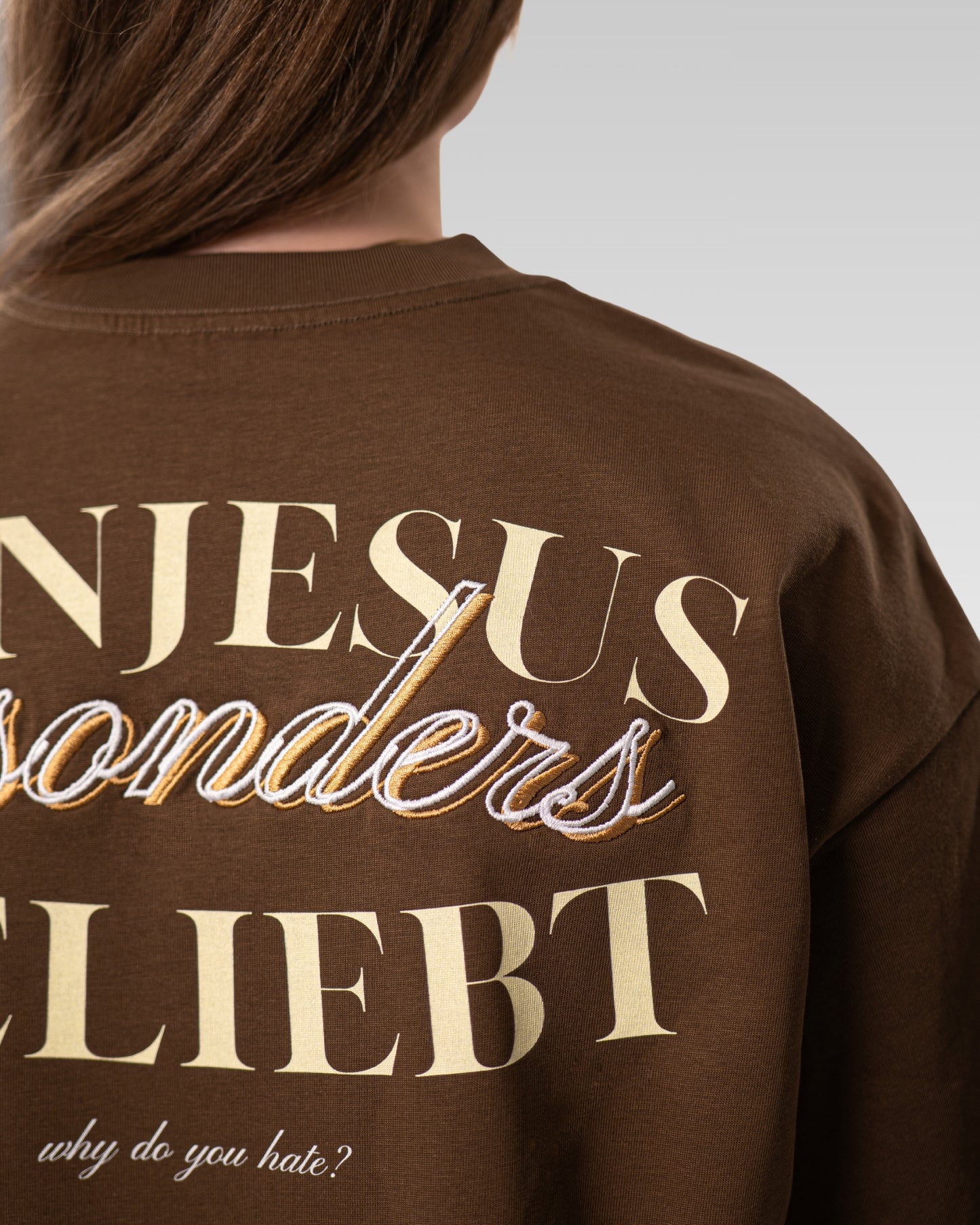 BESONDERS GELIEBT BOXED FIT T-SHIRT BROWN (UNISEX)