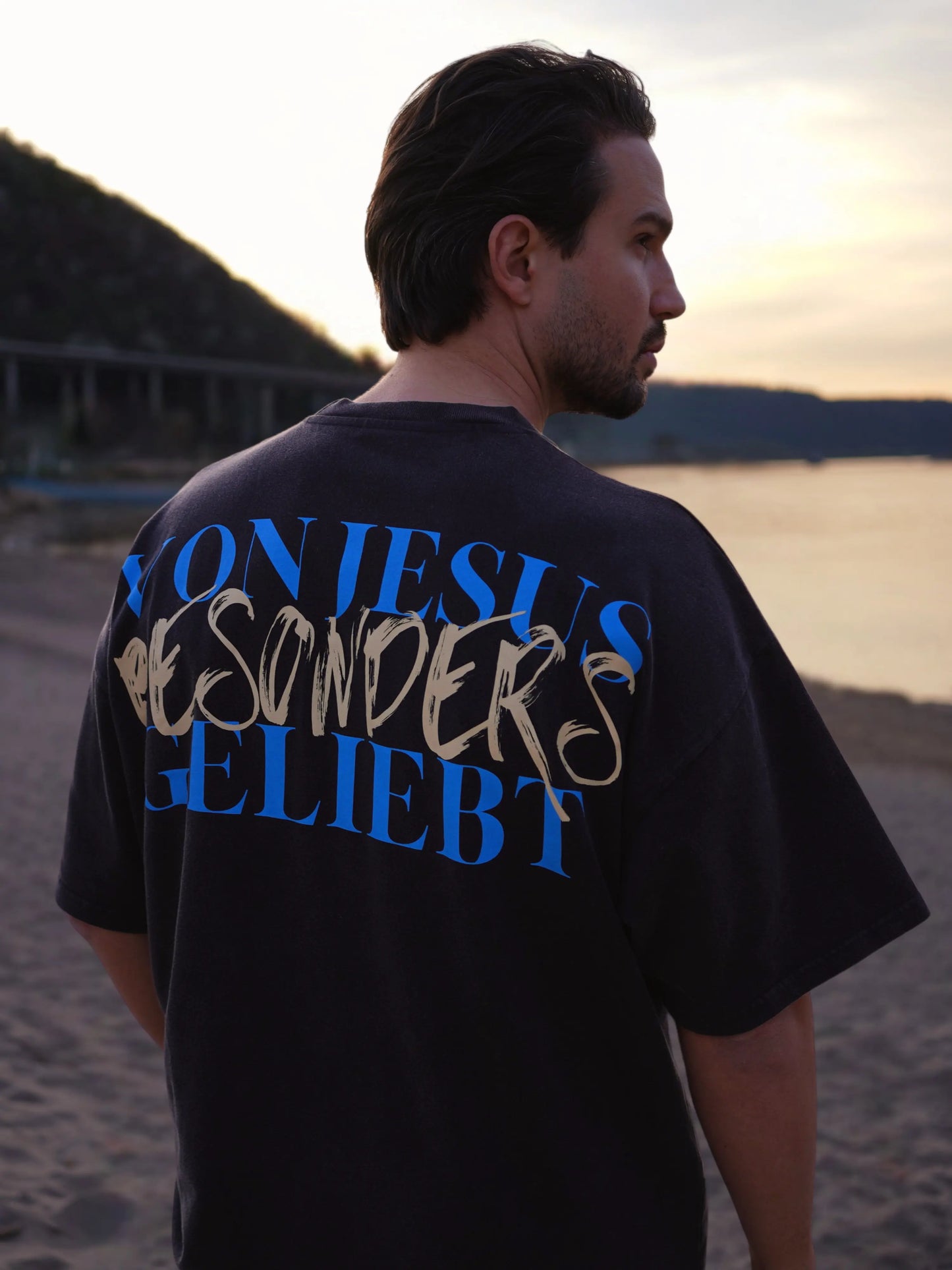 BESONDERS GELIEBT OVERSIZED T-SHIRT VINTAGE BLACK (UNISEX)