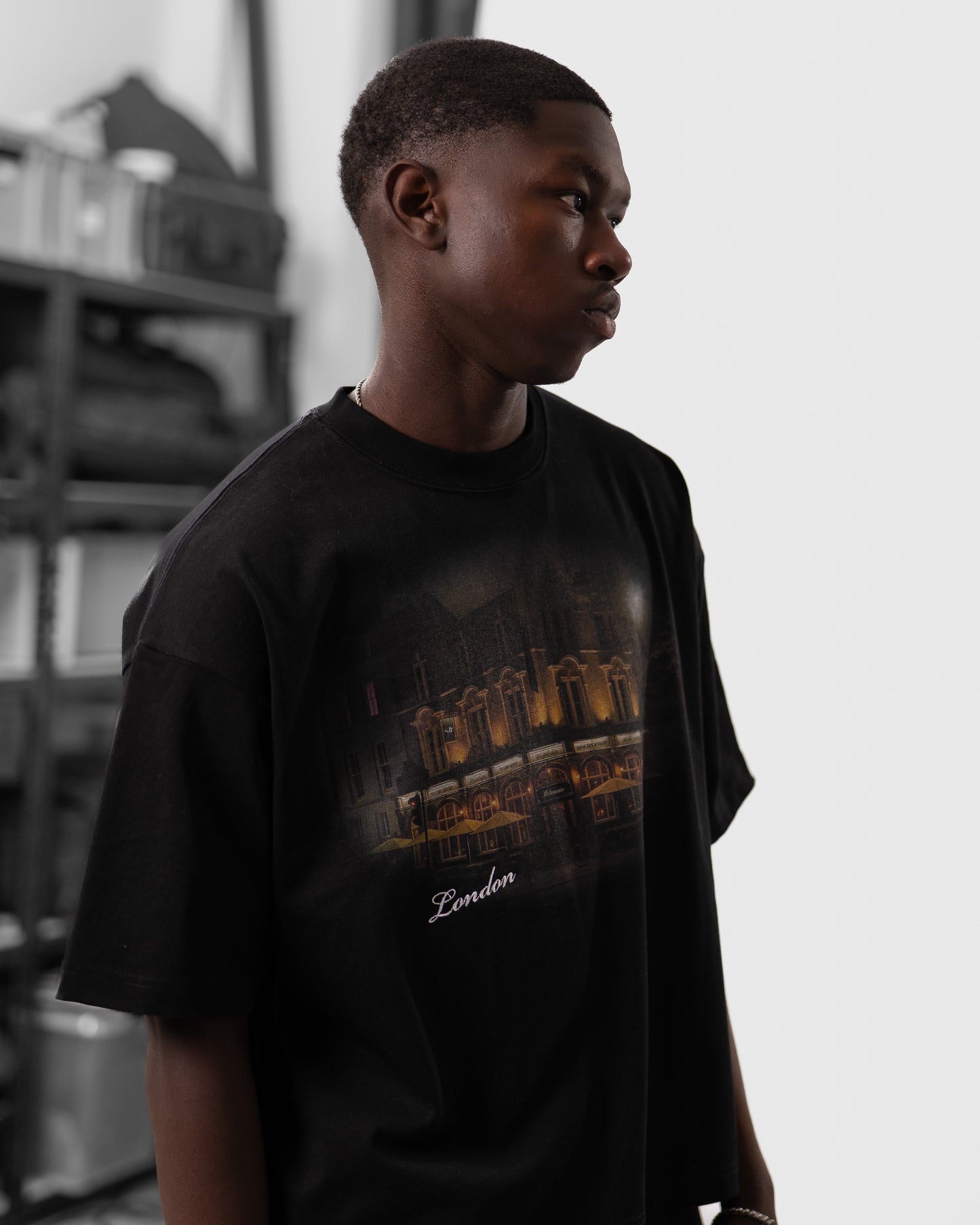 LONDON BOXED FIT T-SHIRT BLACK (UNISEX)